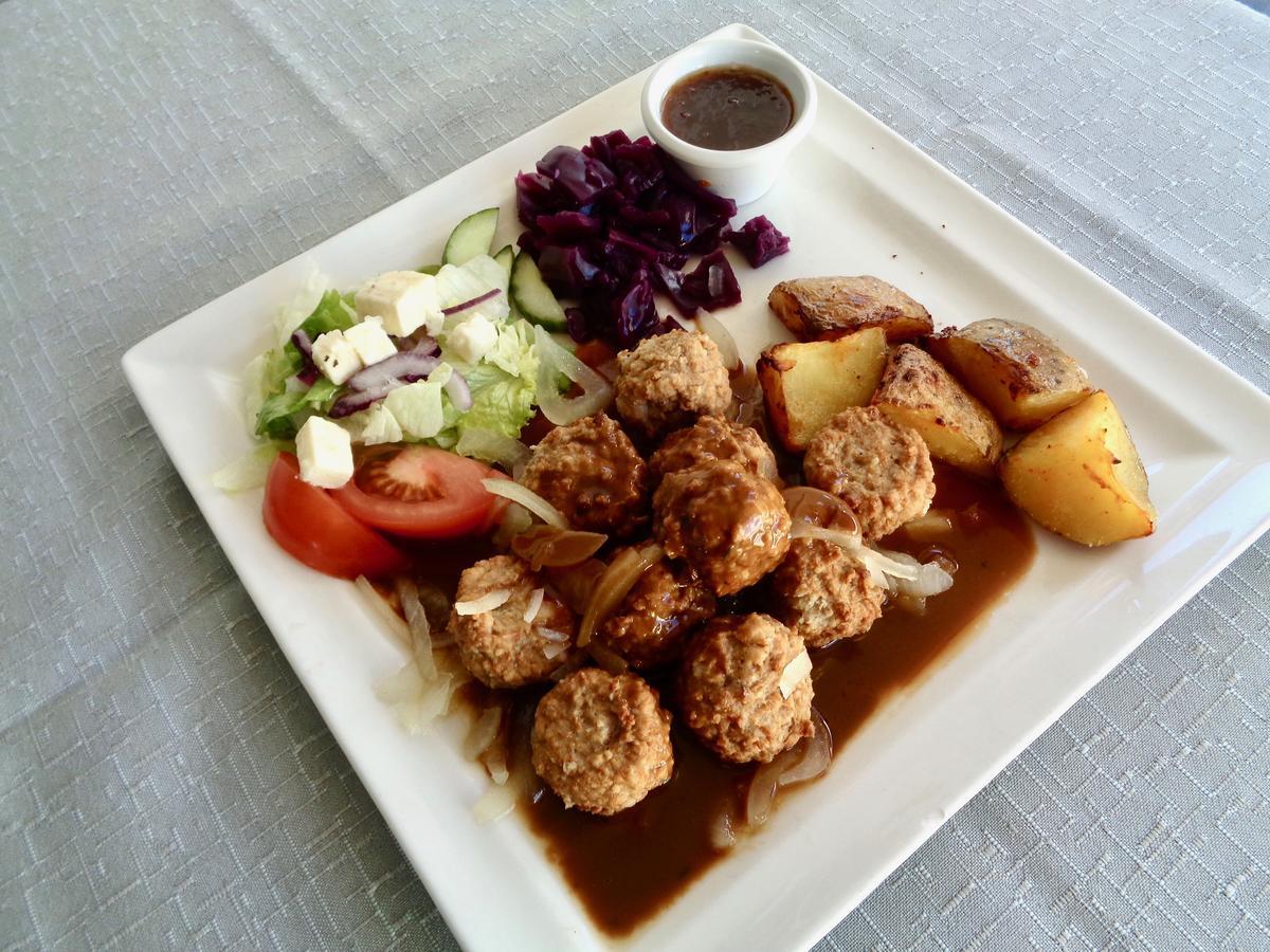 Hali Country Hotel Gerdi Bagian luar foto